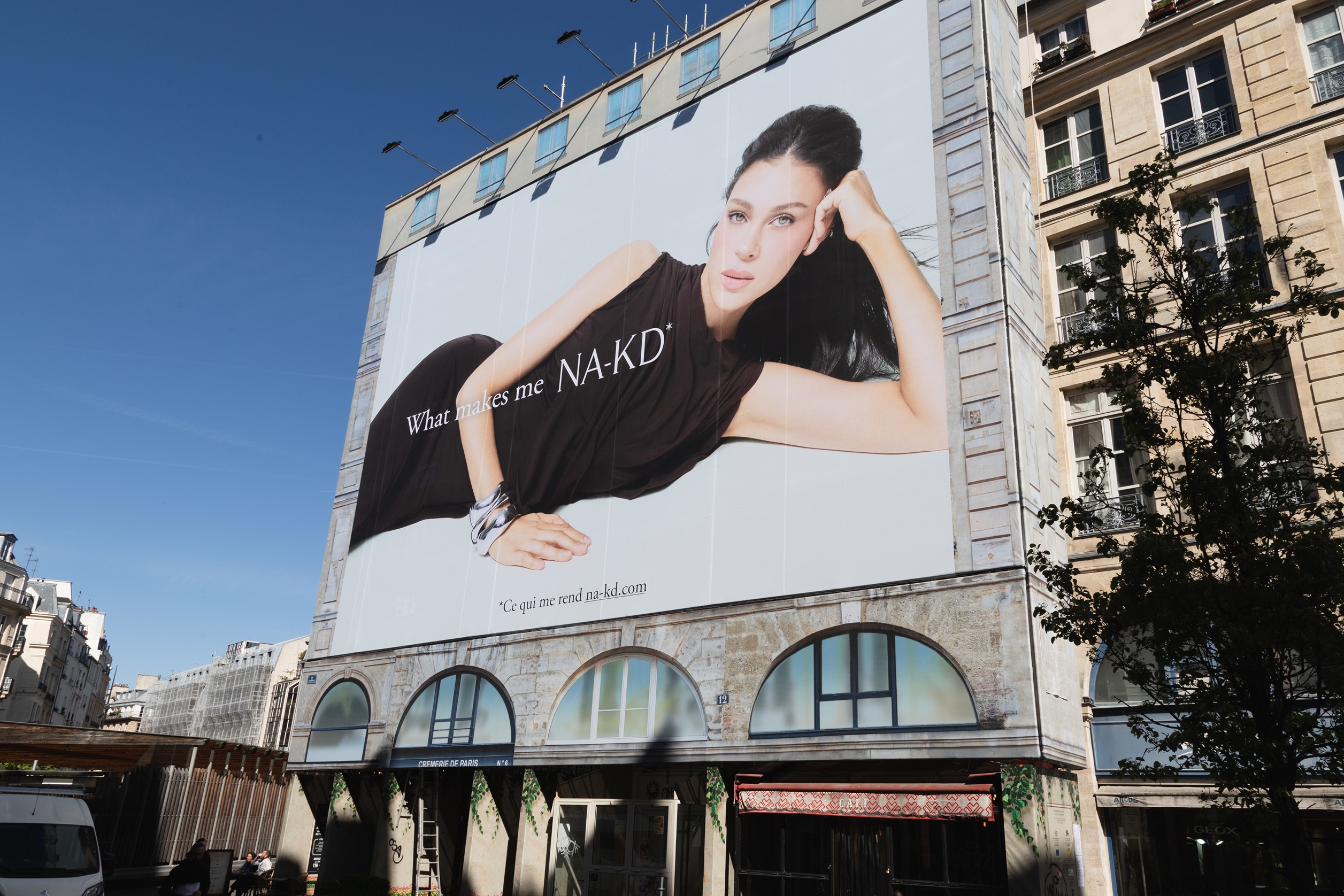 billboard-advertising-paris